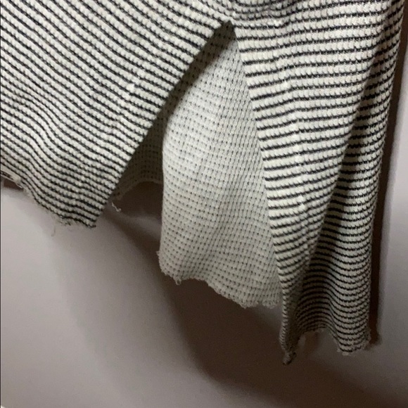 Vans High low long sleeve raw edge top - Picture 3 of 6